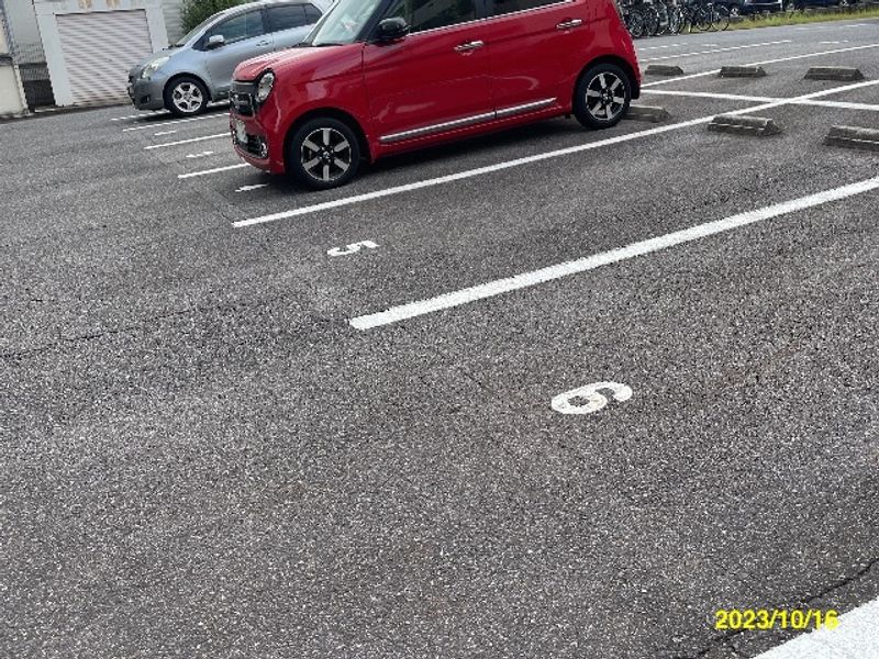 レオパレスグリーンロードΙ 駐車場