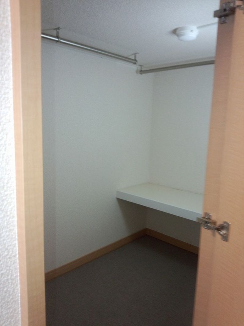 レオパレスシンメイ加須 収納