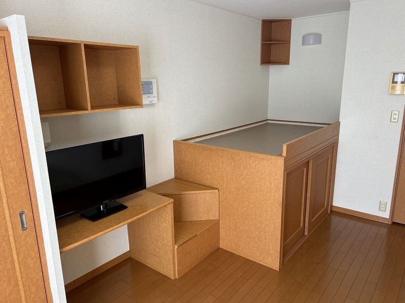 レオパレスエターナル 居間