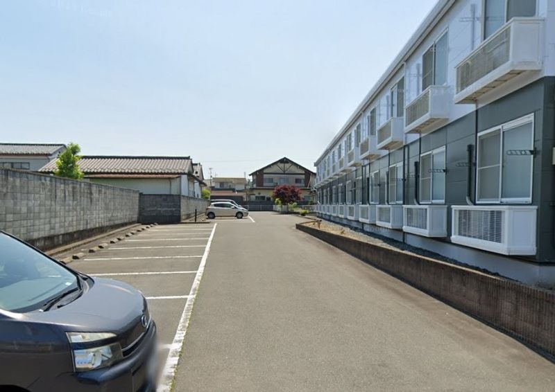 レオパレスニシキ 駐車場
