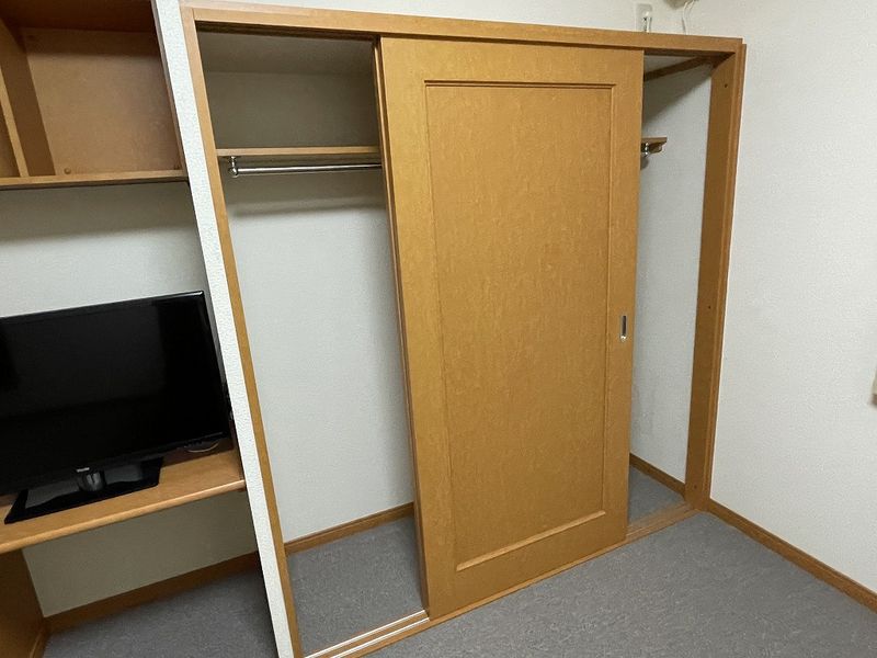 レオパレス堂形 収納