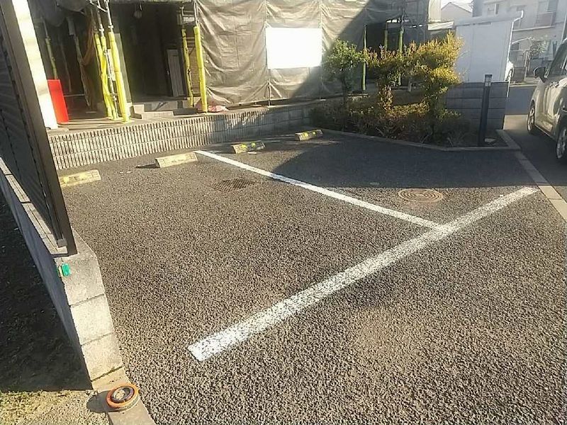 レオパレスゴールデンヴィレッヂ 駐車場