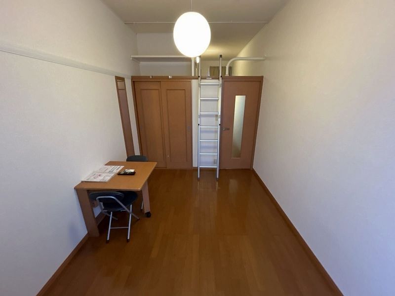 レオパレスボヌール 居間