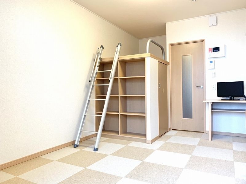 レオパレス緑町Ⅱ 居間
