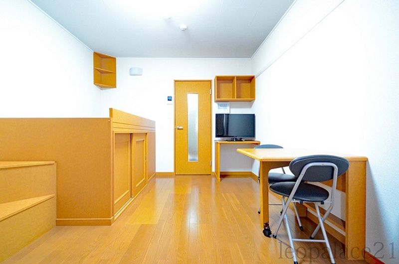 レオパレス欅 居間