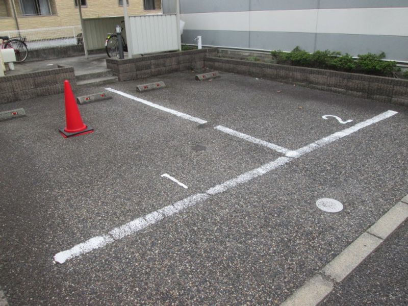 レオパレスバンダイ 駐車場