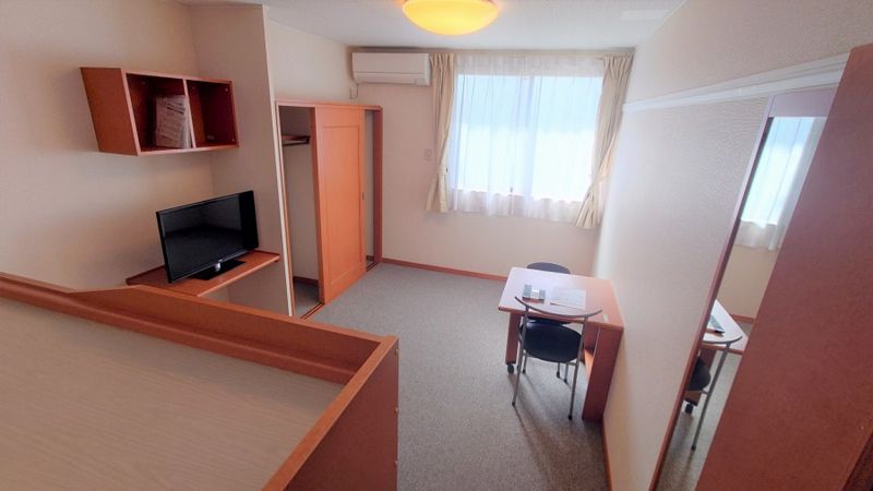 レオパレスサンライズ　宮ノ上Ⅱ 居間