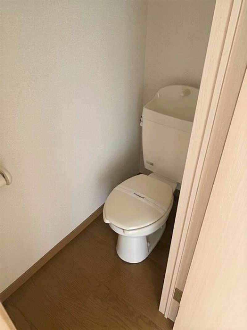 レオパレスルーチェ高畑 トイレ