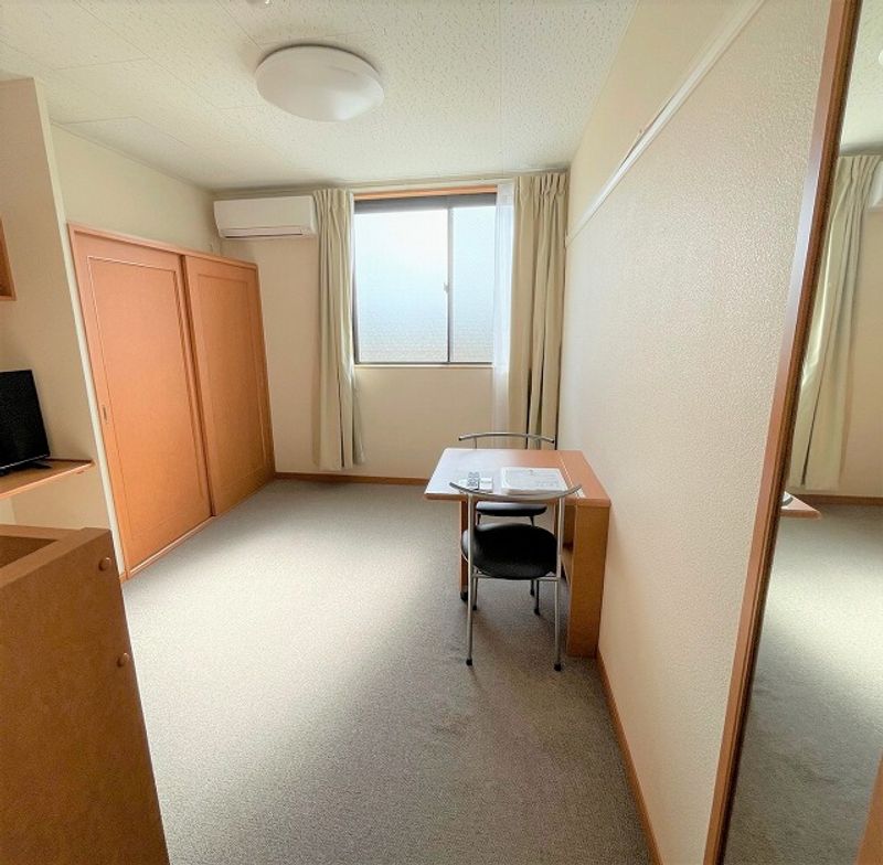 レオパレスコスモハイツ 居間