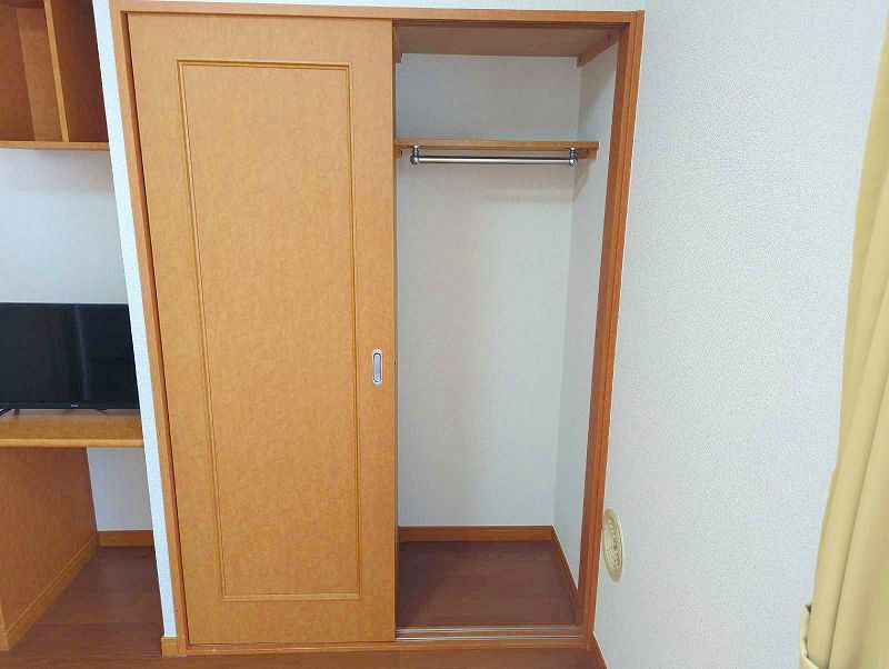 レオパレスリベル丸山 収納
