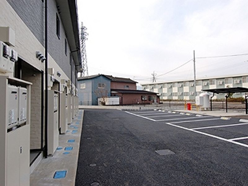 レオパレスアリオール沼田Ⅱ 駐車場