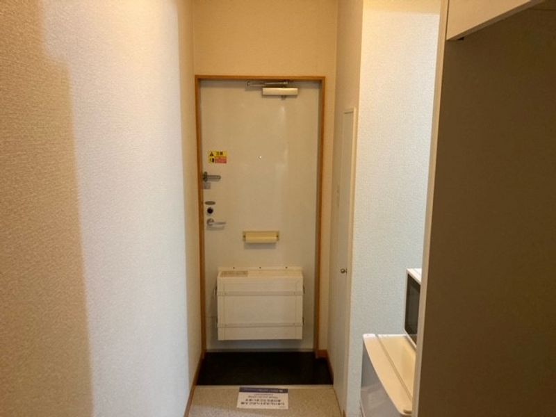 レオパレスセコ伍番館 玄関