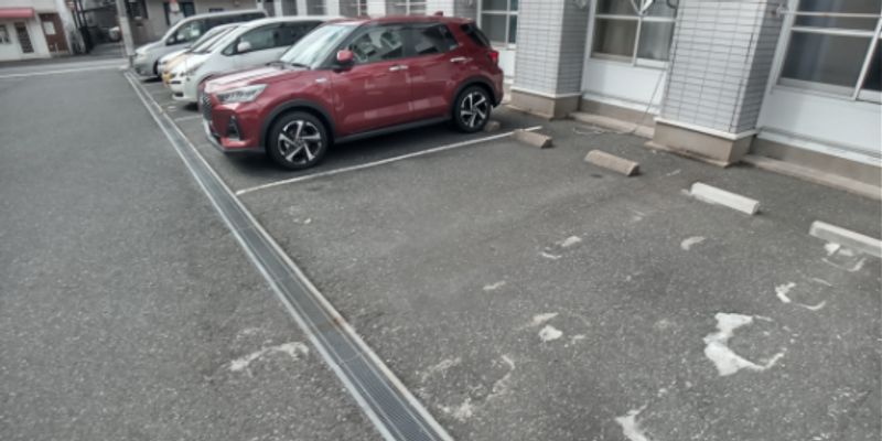 レオパレス志徳 駐車場