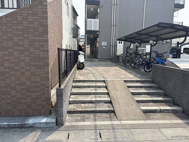 レオパレスＳＨＩＢＩＲＡＫＩ エントランス