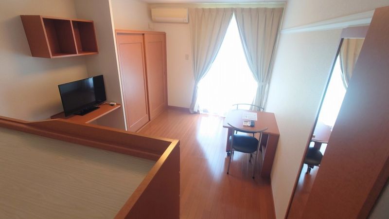 レオパレスたつの 居間