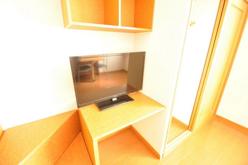 レオパレス蓮花寺 居間