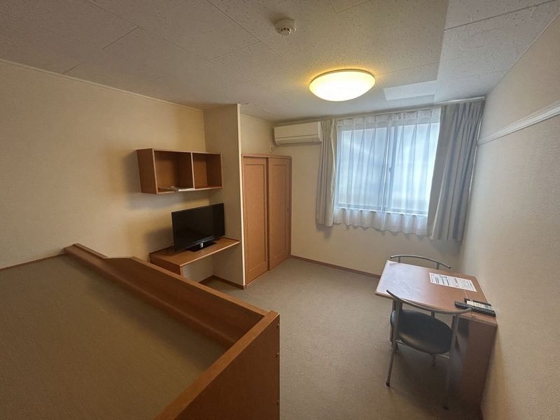 レオパレス南風原 居間