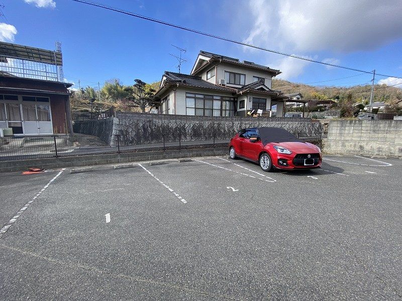 レオネクストまつおか２ 駐車場