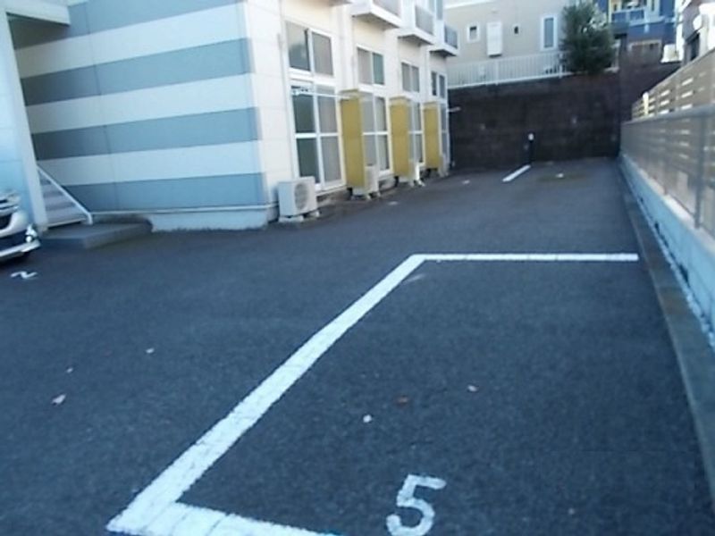 レオパレス大住台第Ⅲ 駐車場