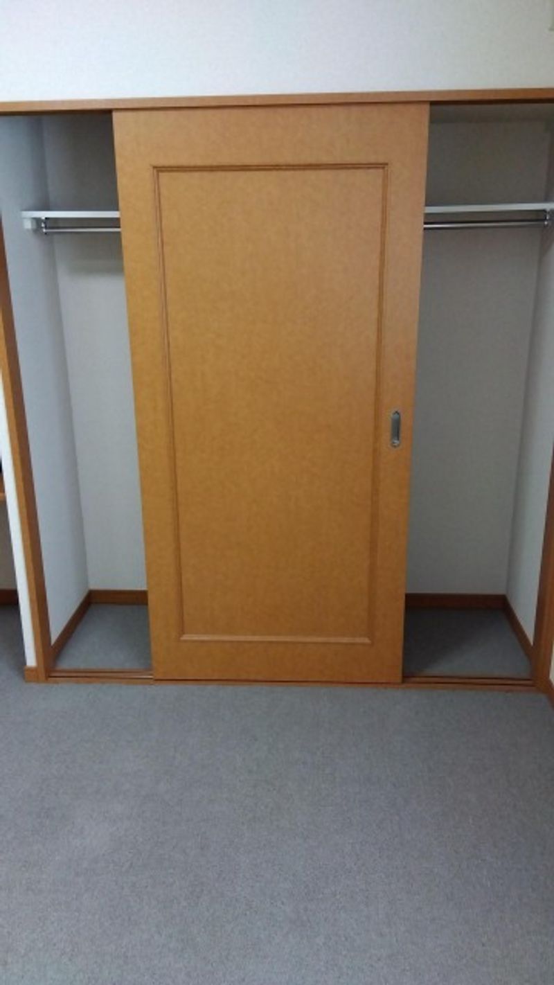 レオパレスさいわい 収納