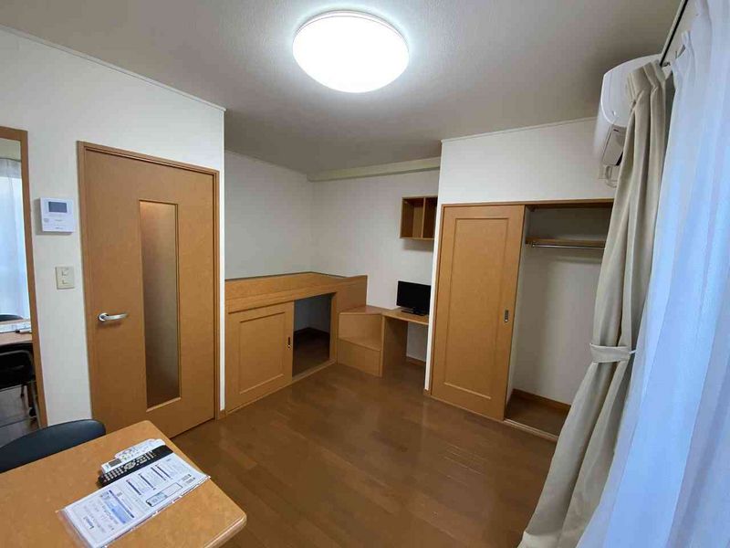 レオパレスつきぞえまち 居間