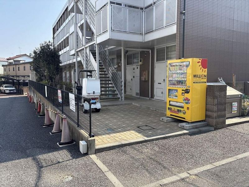 レオパレスサンボーン エントランス