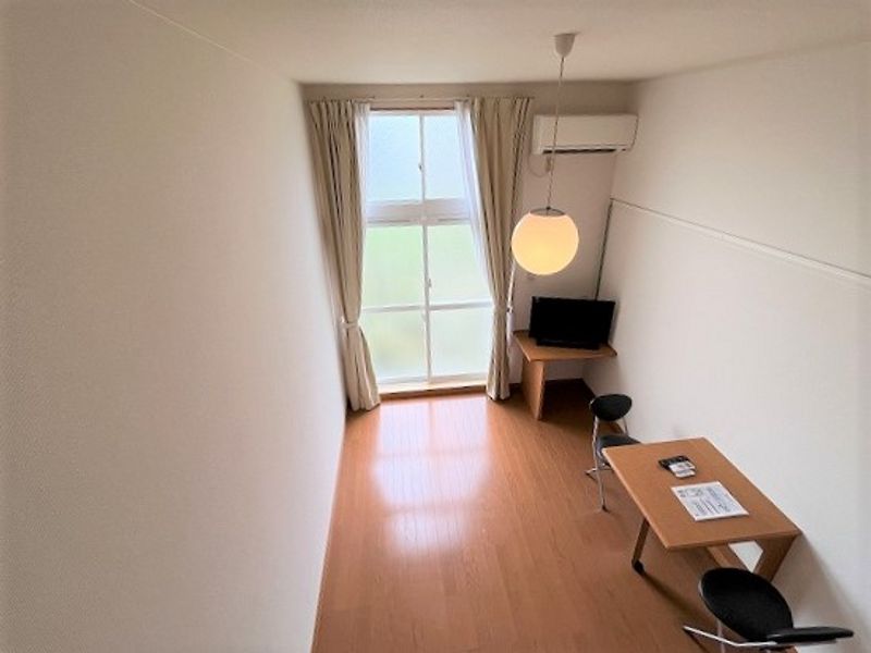 レオパレスセルボ 居間