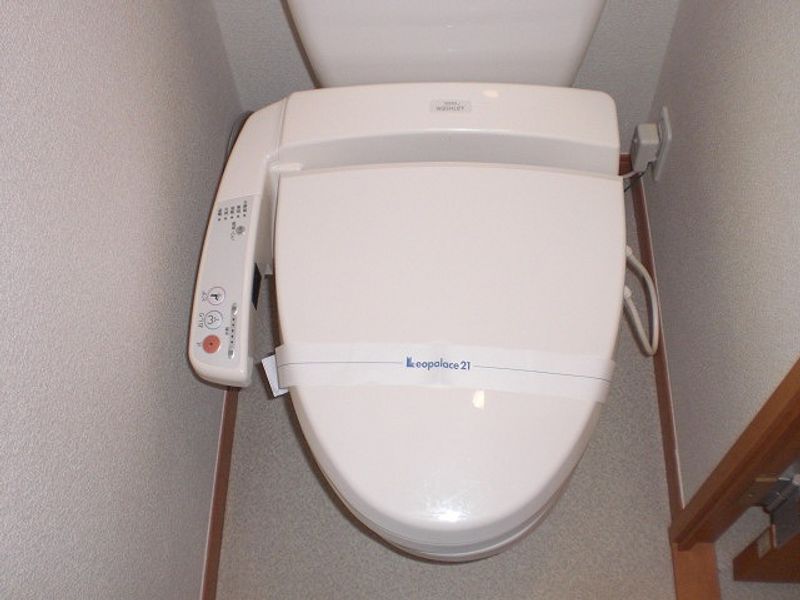 レオパレス波岡弐 トイレ