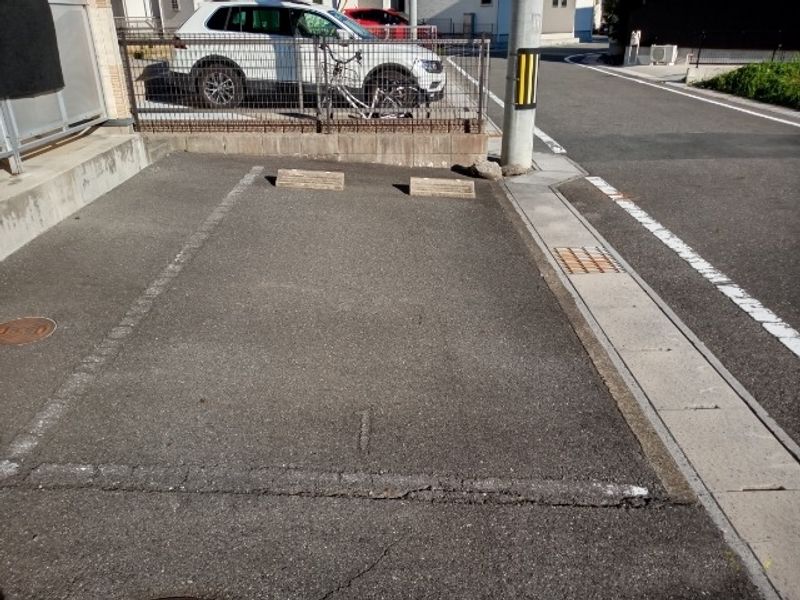 レオパレスクレインⅡ 駐車場