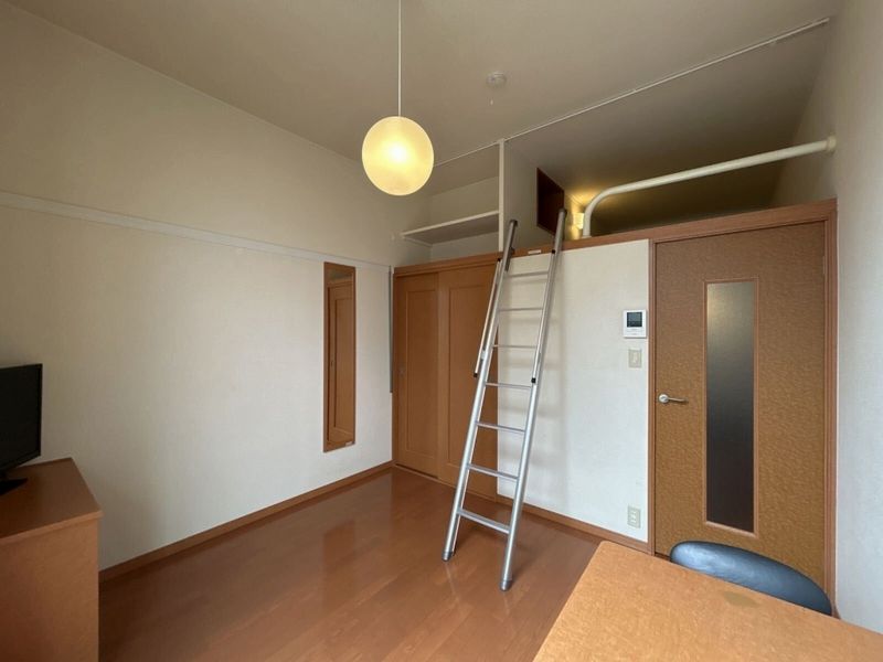 レオパレス花菜 居間