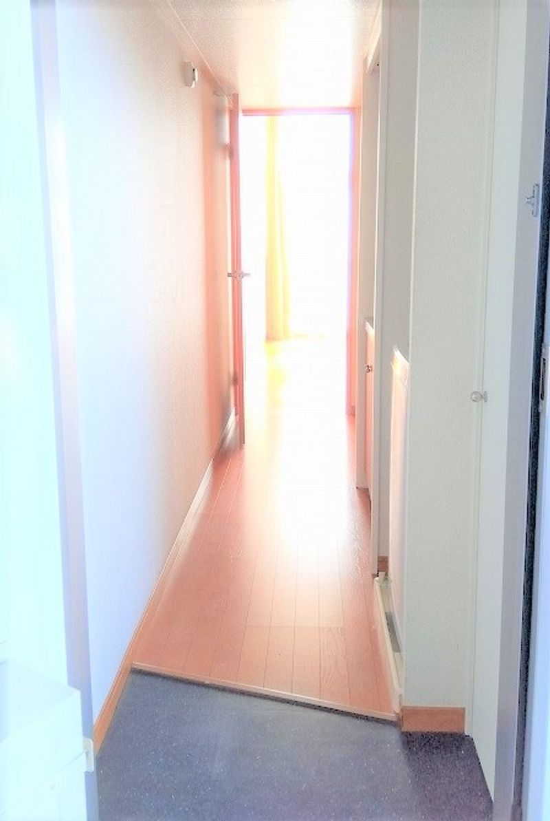 レオパレスフォレット 玄関