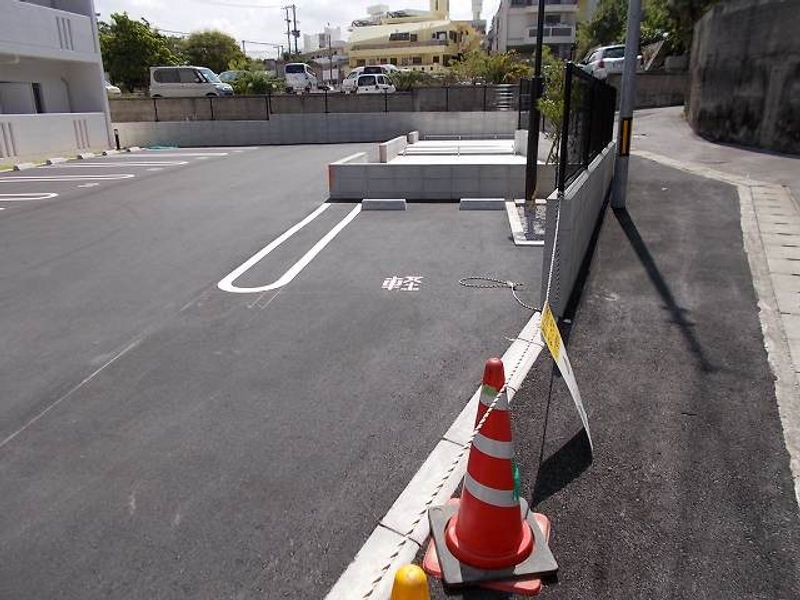クレイノ和 駐車場