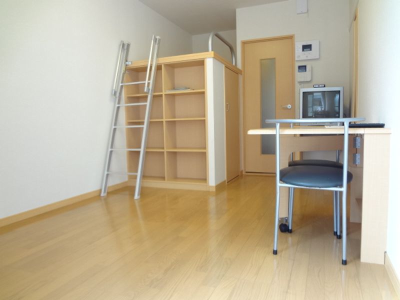 レオパレスメイプルリーフ 居間