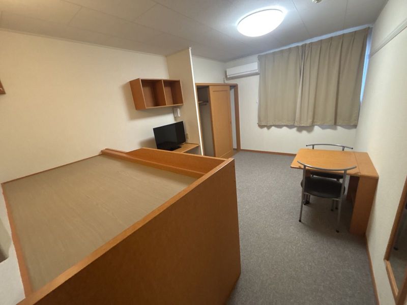 レオパレス第５ひかりハイツ 居間