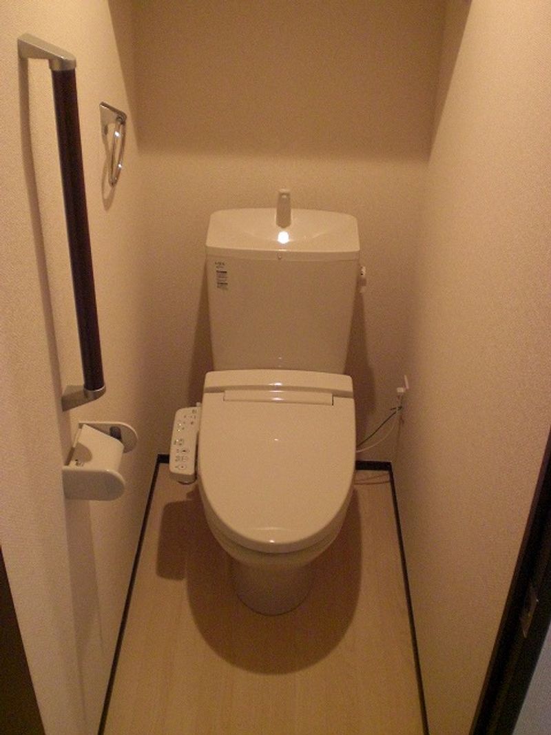 CLEINO HIRO 72 Nhà vệ sinh