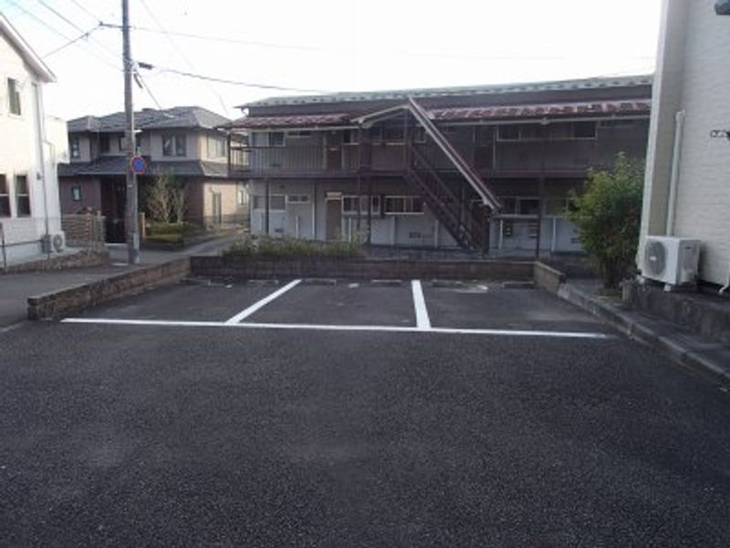 レオパレスＭＹＣ 駐車場