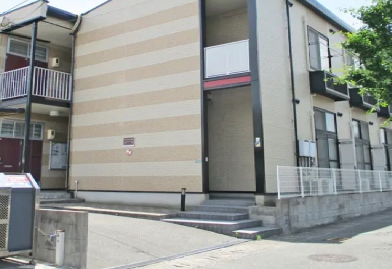 レオパレスレクエルド新下関 エントランス