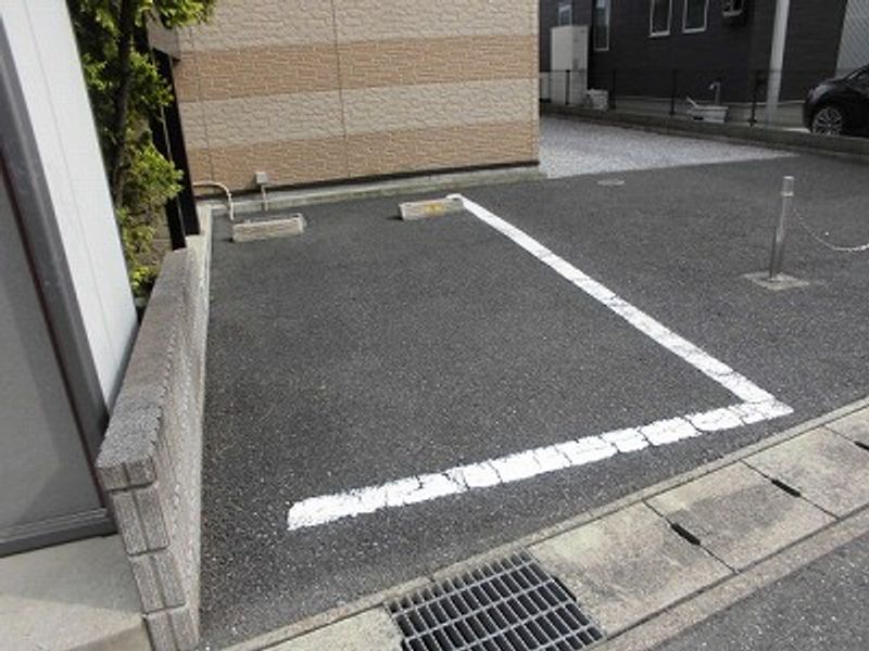 レオパレスルーメン 駐車場
