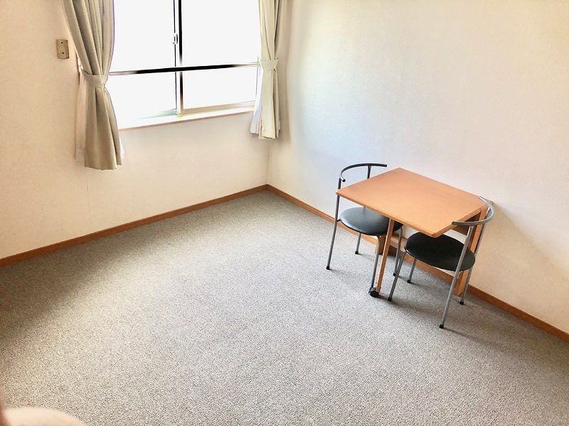 レオパレスしなのⅡ 居間