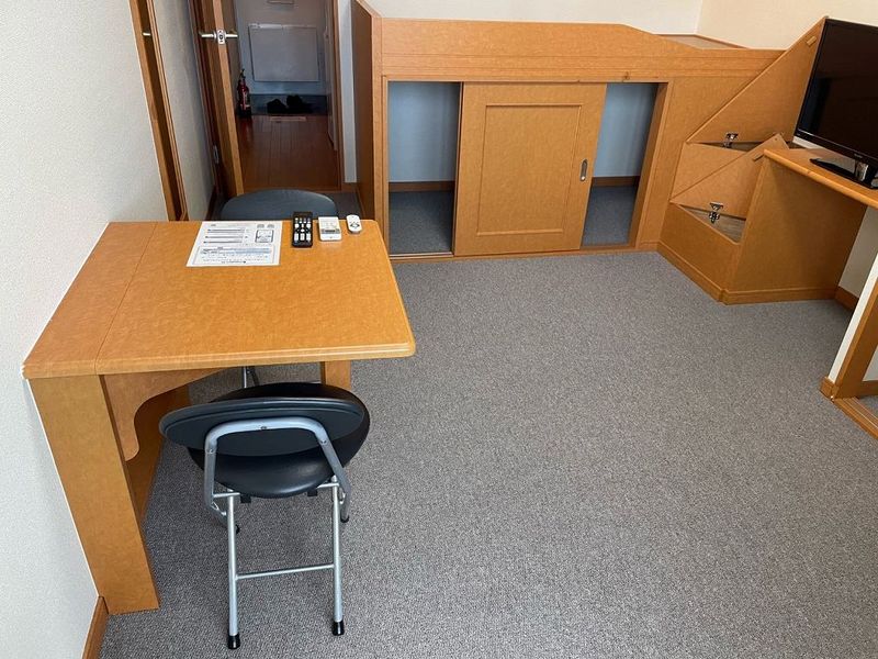 レオパレス恵ハイツ 居間