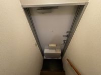 レオパレスアゼリア 玄関