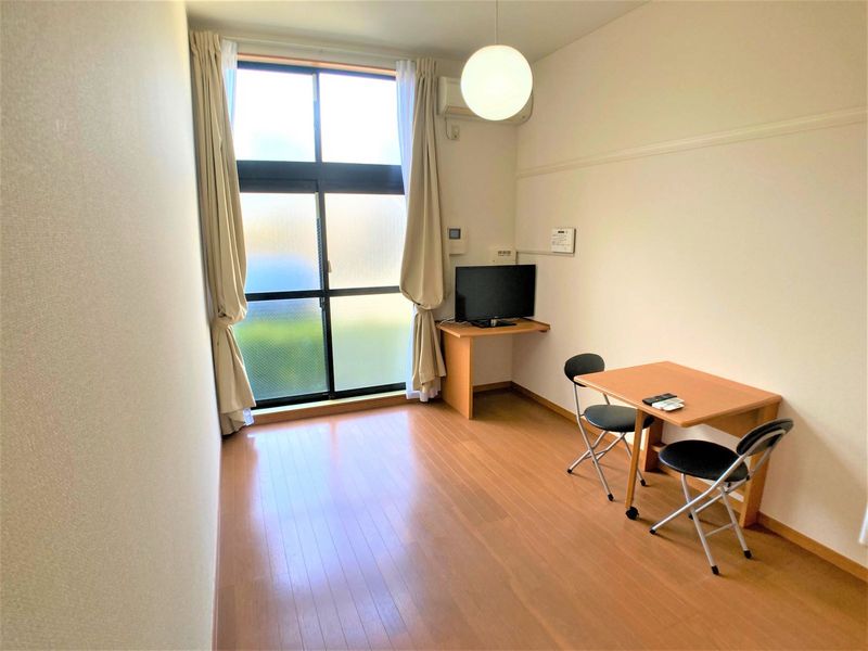 レオパレスヴァン壱番館 居間