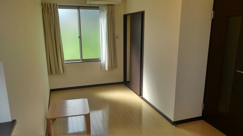 レオネクスト鴨田 居間