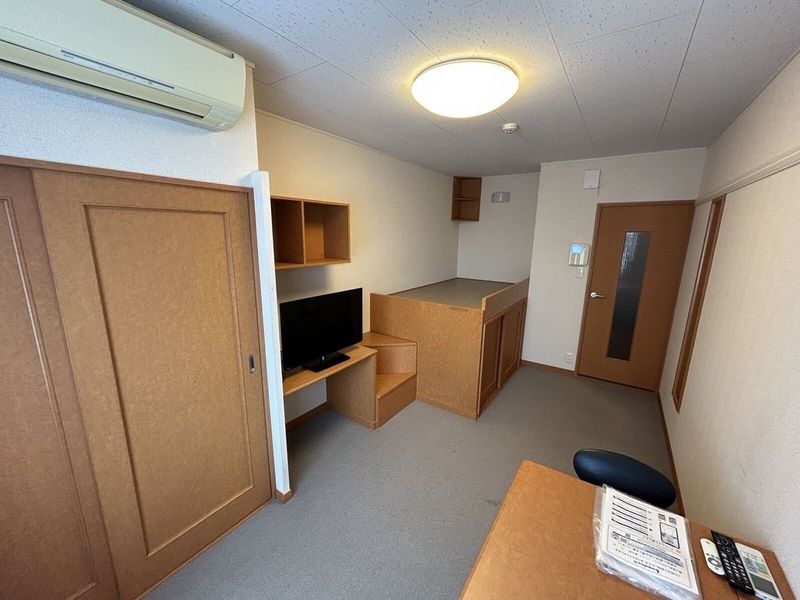 レオパレスメゾン太白 居間