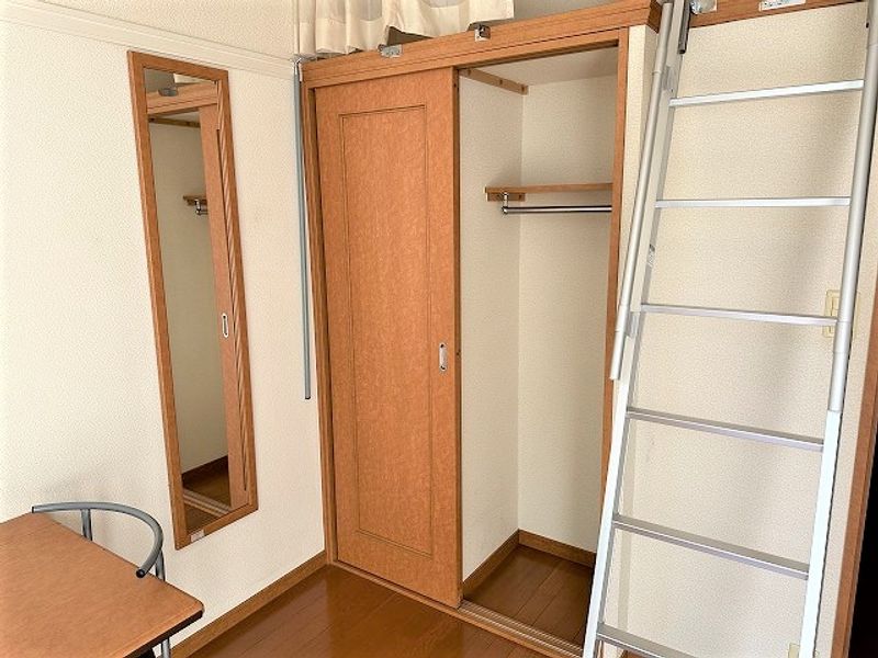 レオパレス横浜白根町 収納