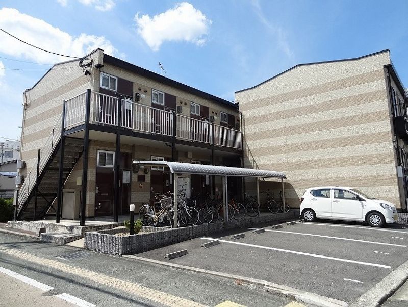 レオパレスフクオカ 外観