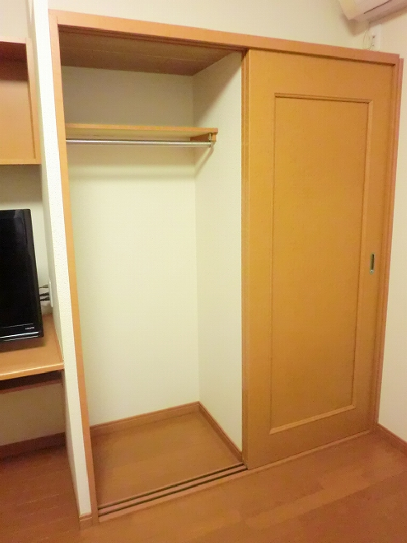 レオパレスコリーヌ 収納