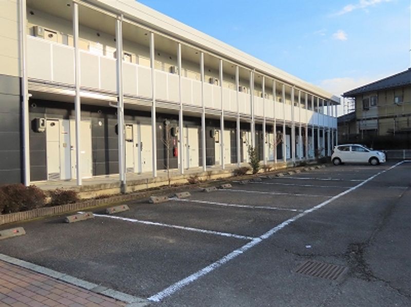 レオパレス田園 駐車場