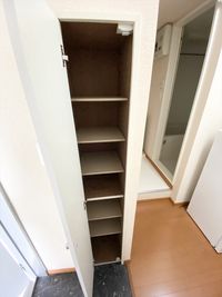 レオパレスオリヴィエⅡ 玄関