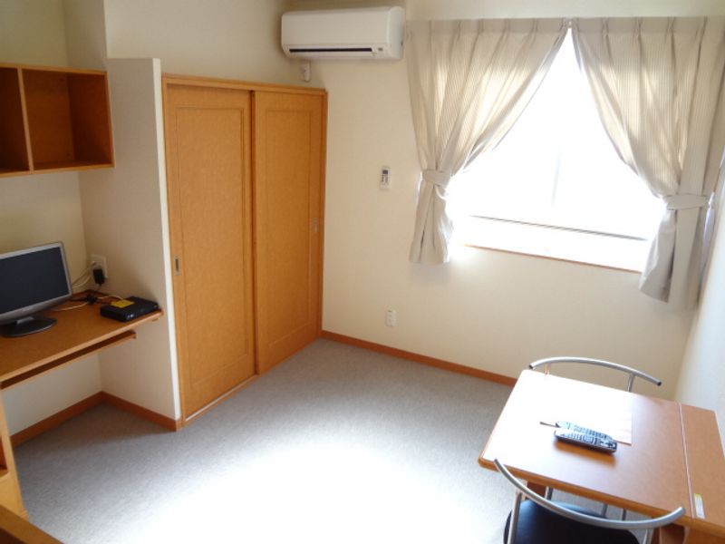 レオパレスプラージュ 居間